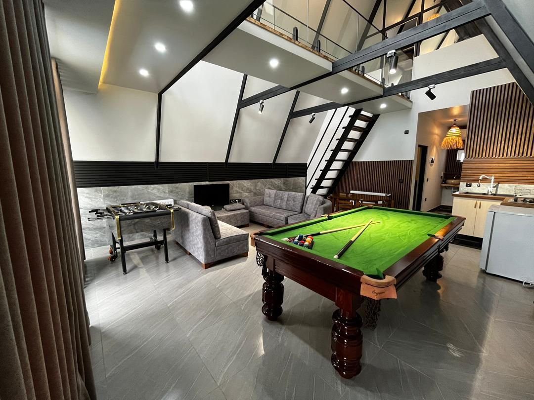 کلبه دوخوابه سوئیسی استخردار آبگرم سیمبا رامسر