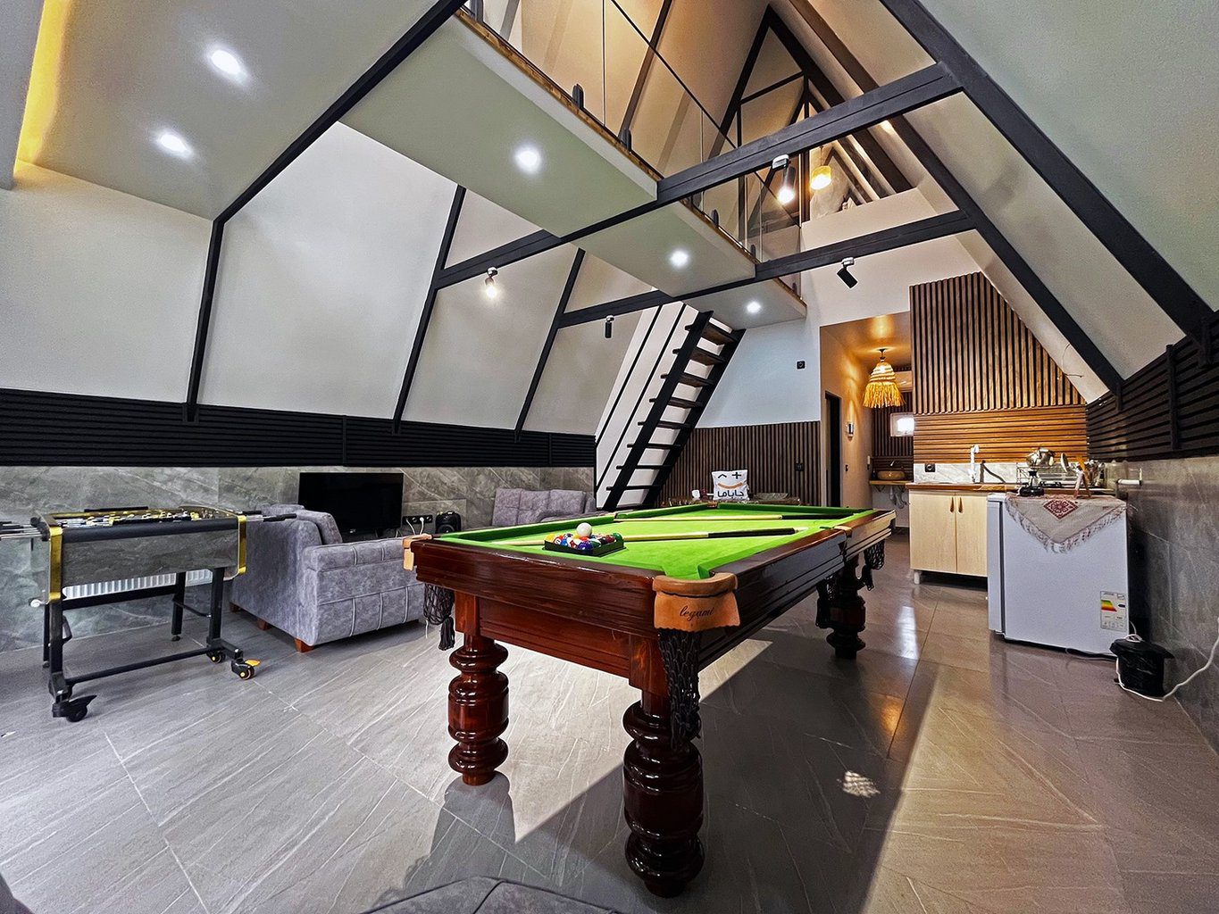 کلبه دوخوابه سوئیسی استخردار آبگرم سیمبا رامسر